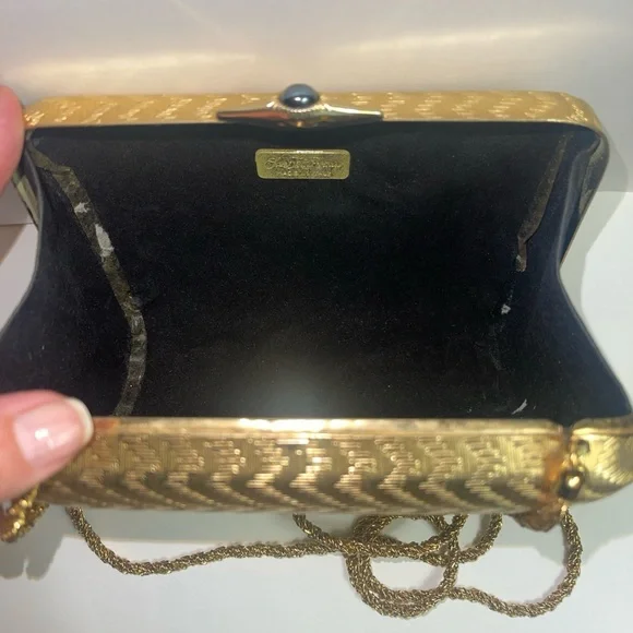 SAKS FIFTH AVENUE VINTAGE WOMENS GOLD METAL CLUTCH / PURSE MADE IN ITALY - Picture 9 of 15